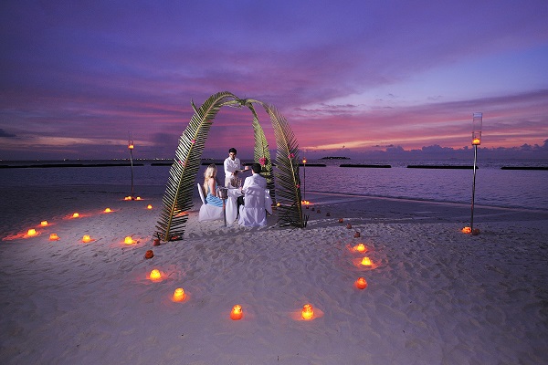 романтический ужин на пляже